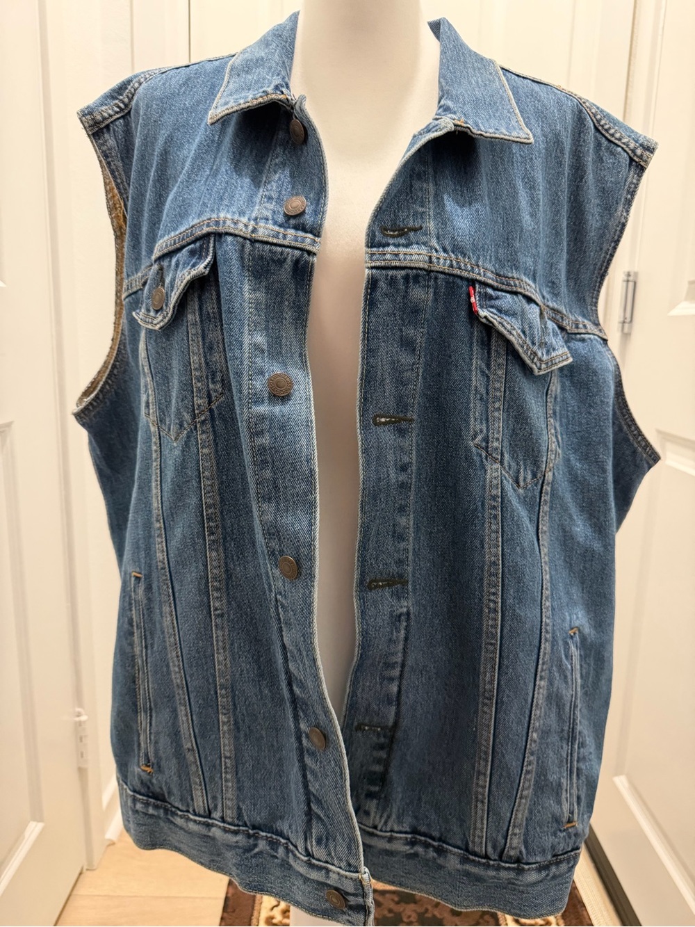 Levi’s XXL Denim Vest  White Rabbits Disneyland Biker Patch Jean Jacket
